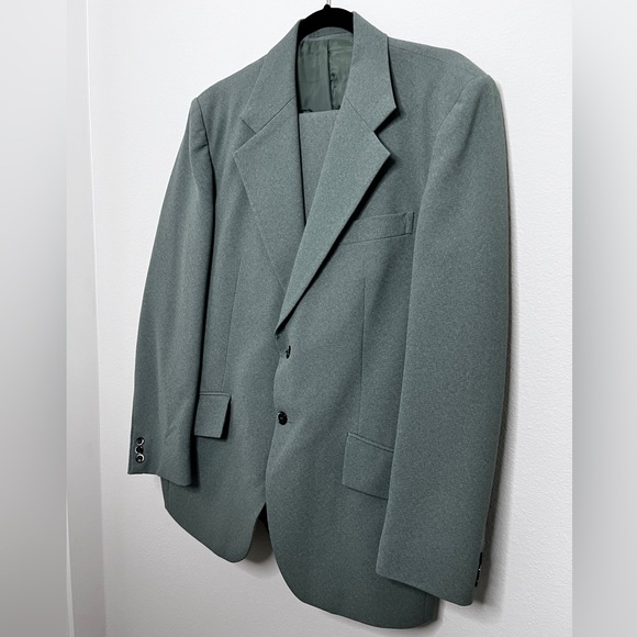 VINTAGE Sage Green Suit Sz 48R - Picture 9 of 9